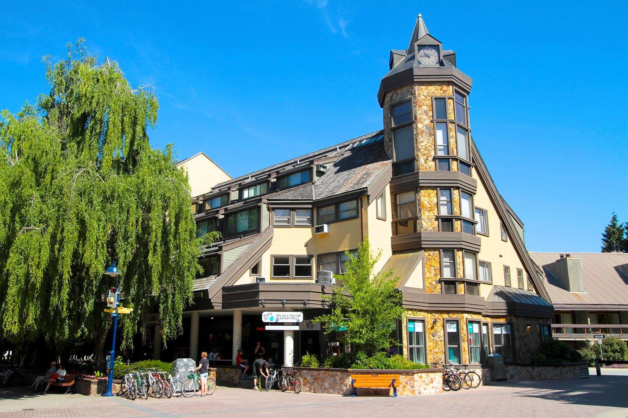 Clock Tower Resort Уислър Екстериор снимка