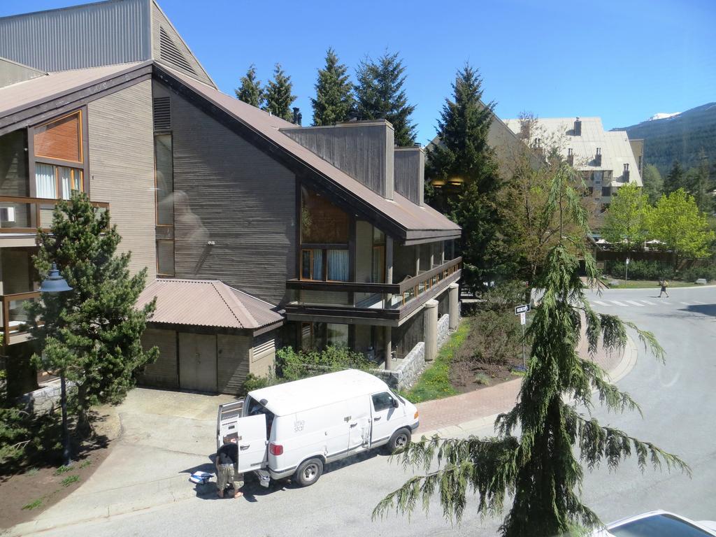 Clock Tower Resort Уислър Екстериор снимка