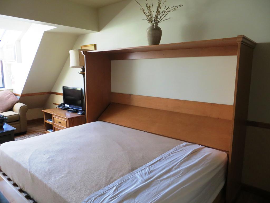 Clock Tower Resort Уислър Екстериор снимка
